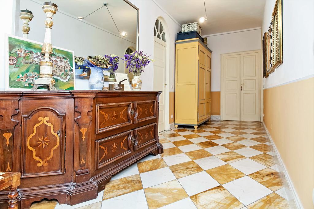 Cavour33 Bed and Breakfast Massa  Exteriör bild